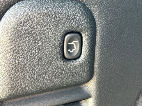 Used 2020 Jeep Grand Cherokee Limited w/ Luxury Group II image 30