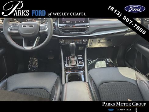 Used 2022 Jeep Compass Trailhawk image 10