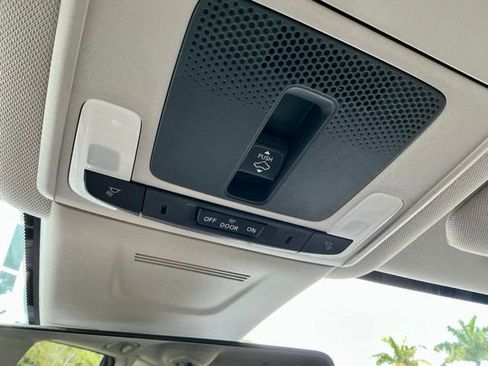 Used 2024 Honda CR-V EX-L image 33