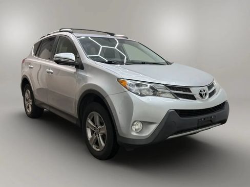 Used 2015 Toyota RAV4 XLE FWD image 1