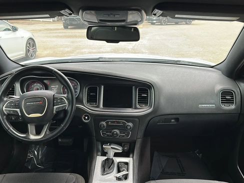 Used 2016 Dodge Charger SXT RWD image 25