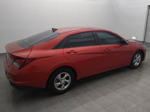 Used 2021 Hyundai Elantra SE FWD image 10