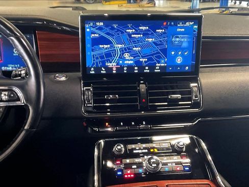 Used 2024 Lincoln Navigator Reserve image 6