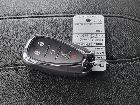 Used 2023 Chevrolet Traverse LT image 28