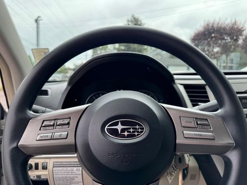 Used 2010 Subaru Legacy 2.5i AWD/4WD image 9