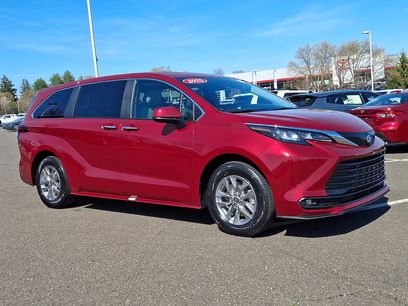 Certified 2025 Toyota Sienna XLE