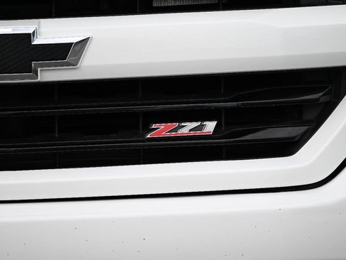 Used 2018 Chevrolet Silverado 1500 LT w/ All Star Edition AWD/4WD image 10