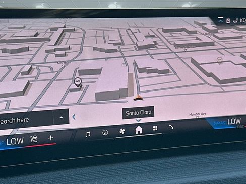 Used 2025 BMW 330i xDrive Sedan w/ Convenience Package image 20