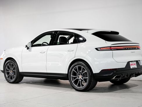 Used 2024 Porsche Cayenne w/ Premium Package Plus image 8