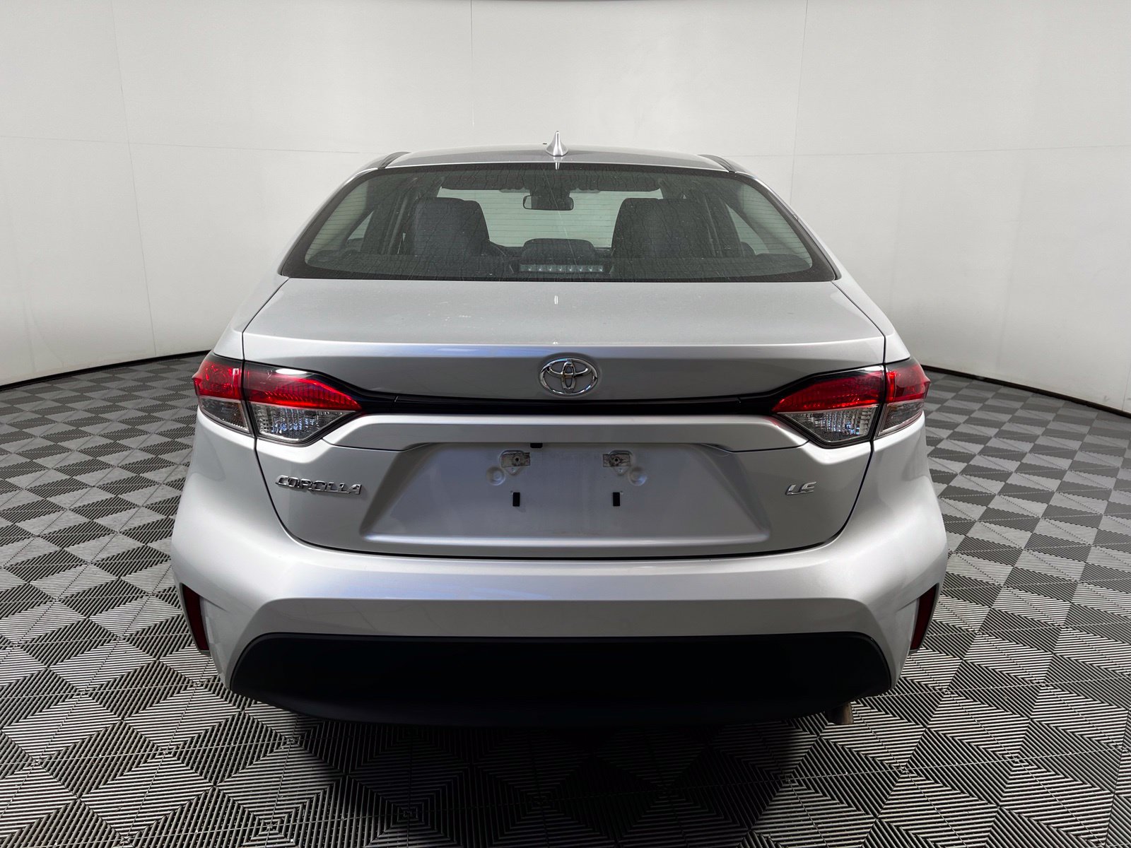 Used 2020 Toyota Corolla LE FWD image 6