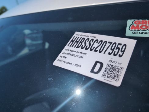 Used 2025 Nissan Pathfinder SV AWD/4WD image 25
