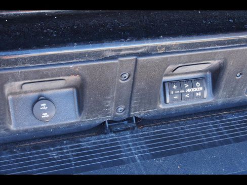 Used 2021 GMC Sierra 2500 Denali w/ Denali Black Diamond Edition image 6