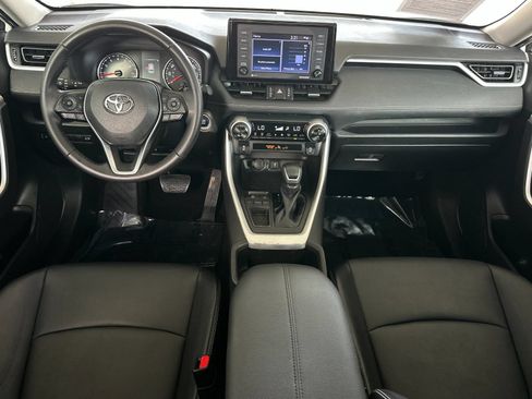 Used 2022 Toyota RAV4 XLE Premium FWD image 12
