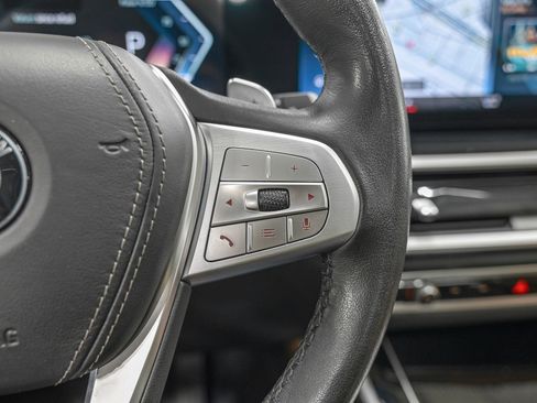 Used 2023 BMW X7 xDrive40i w/ Premium Package image 19