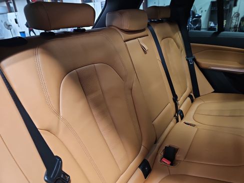 Used 2021 BMW X5 xDrive40i w/ Premium Package image 12