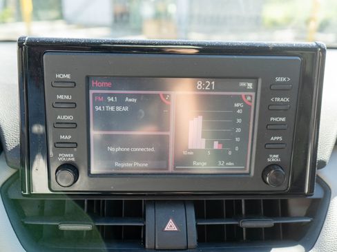 Used 2019 Toyota RAV4 XLE w/ Carpet Mat Package FWD image 21