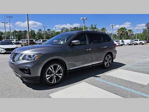 Used 2020 Nissan Pathfinder Platinum image 23