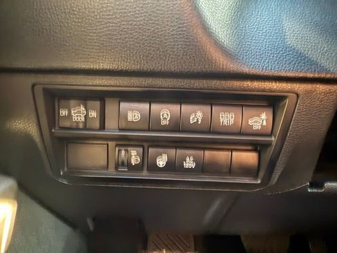 Used 2022 Toyota Tundra SR5 w/ SR5 Premium Package image 27