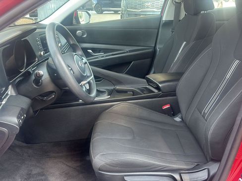 Used 2023 Hyundai Elantra SEL FWD image 15