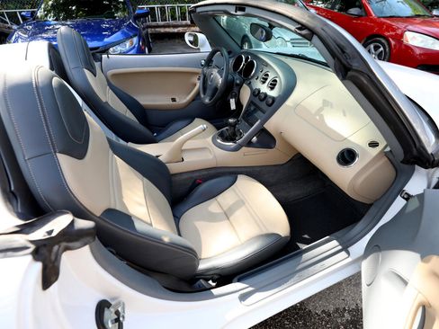 Used 2006 Pontiac Solstice Convertible w/ Premium Package image 12