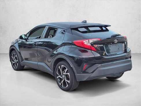Used 2021 Toyota C-HR XLE FWD image 7