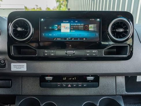 Used 2023 Mercedes-Benz Sprinter 3500 image 32