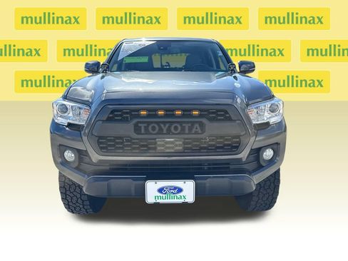 Used 2023 Toyota Tacoma SR5 w/ Technology Package AWD/4WD image 11