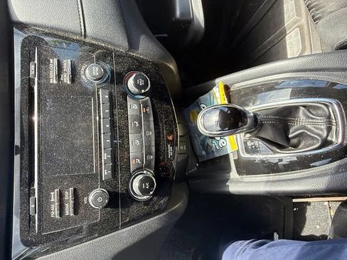 Used 2017 Nissan Rogue S AWD/4WD image 9