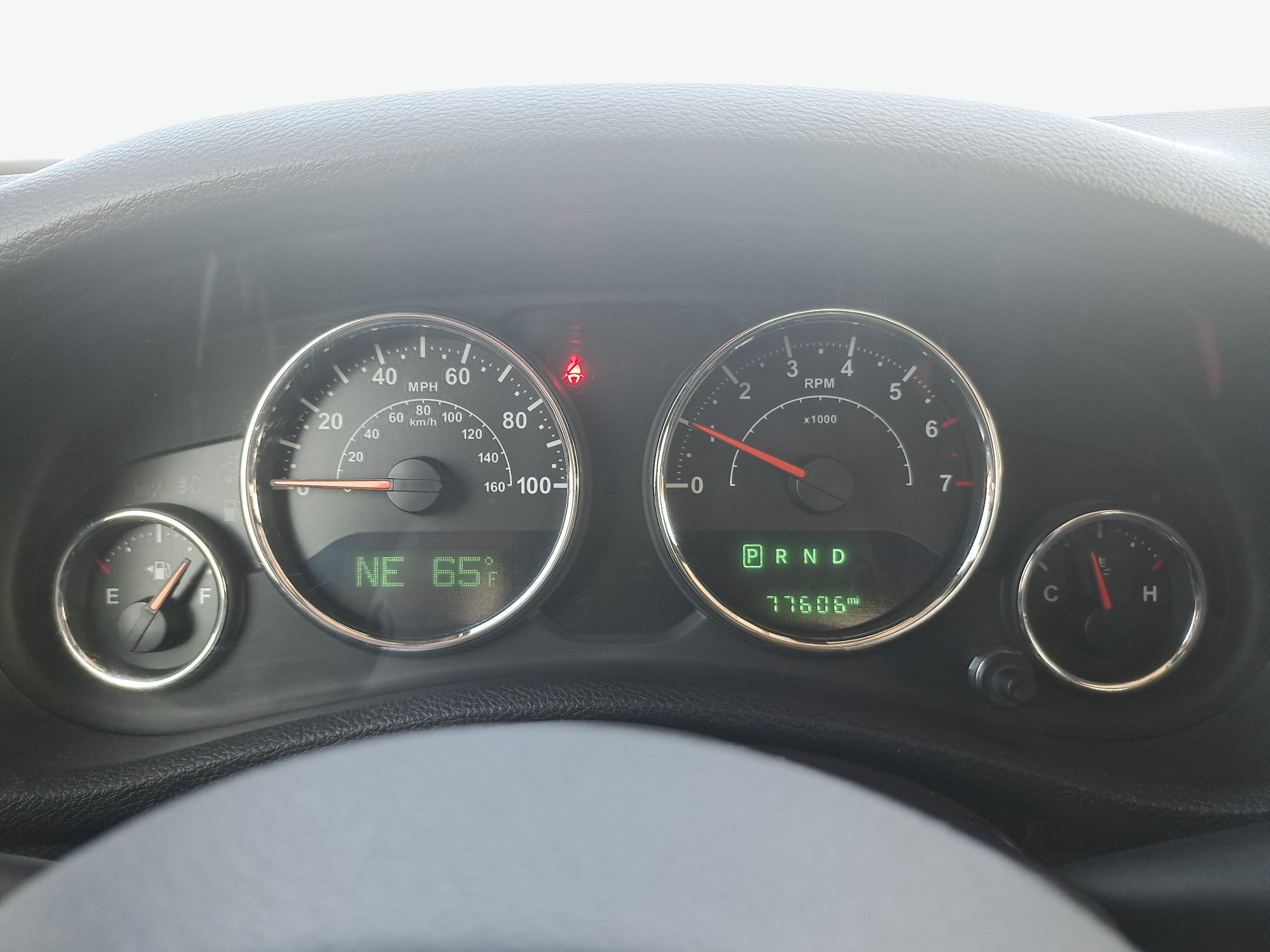 Used 2018 Jeep Wrangler Unlimited Sahara w/ Dual Top Group AWD/4WD image 19
