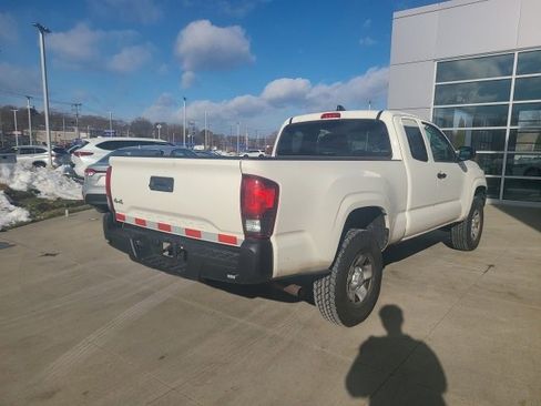 Used 2022 Toyota Tacoma SR image 7