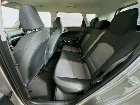 Used 2025 Kia Soul LX w/ LX Technology Package image 26