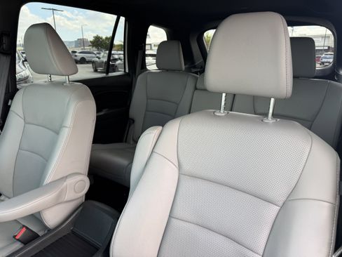 Used 2023 Honda Passport EX-L image 17