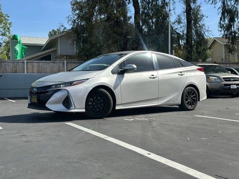 Used 2021 Toyota Prius Prime XLE w/ Carpet Mat Package (TMS) image 1