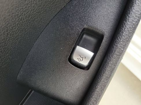 Used 2019 Mercedes-Benz E 450 Cabriolet image 13