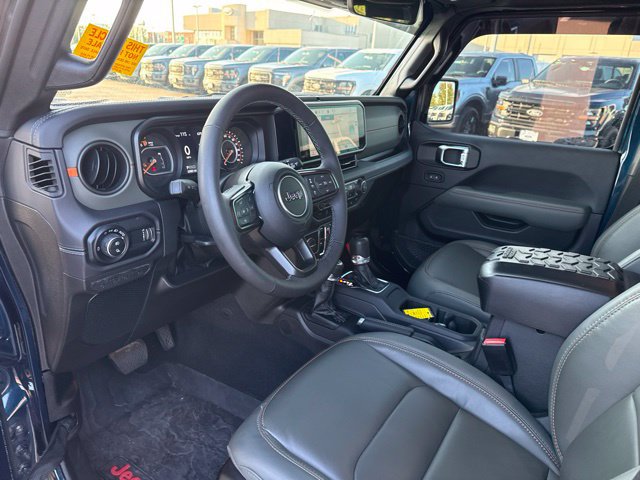 Used 2025 Jeep Gladiator Mojave w/ Safety Group AWD/4WD image 10