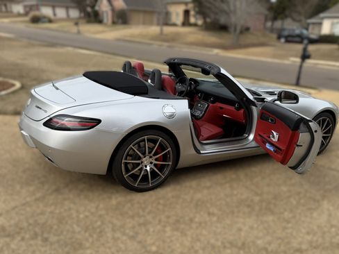 Used 2013 Mercedes-Benz SLS AMG GT Roadster image 2