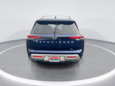 Used 2024 Nissan Pathfinder SL FWD image 5