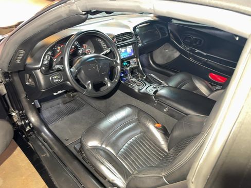 Used 1998 Chevrolet Corvette Convertible w/ Memory Pkg RWD image 12