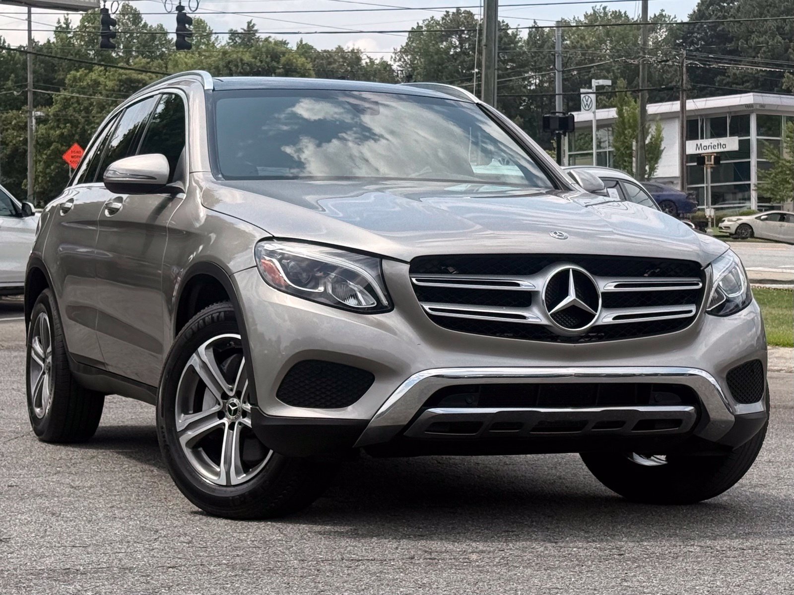 Used 2019 Mercedes-Benz GLC 300 4MATIC w/ Premium Package image 7