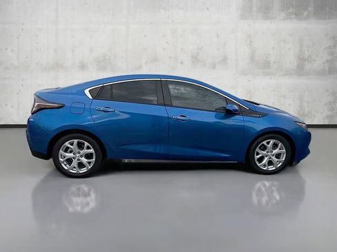 Used 2017 Chevrolet Volt Premier w/ Driver Confidence II Package image 4