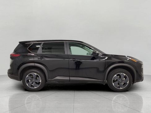 Used 2025 Nissan Rogue SV image 11