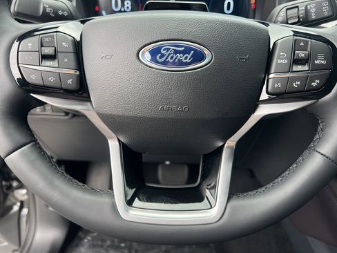 New 2026 Ford Explorer Platinum RWD image 9
