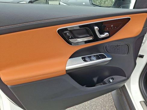 Certified 2025 Mercedes-Benz GLC 300 4MATIC image 11