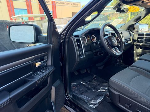 Used 2023 RAM 1500 Warlock AWD/4WD image 17
