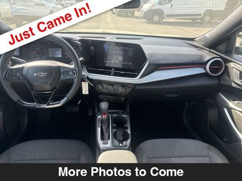 Used 2024 Chevrolet Trax RS image 10