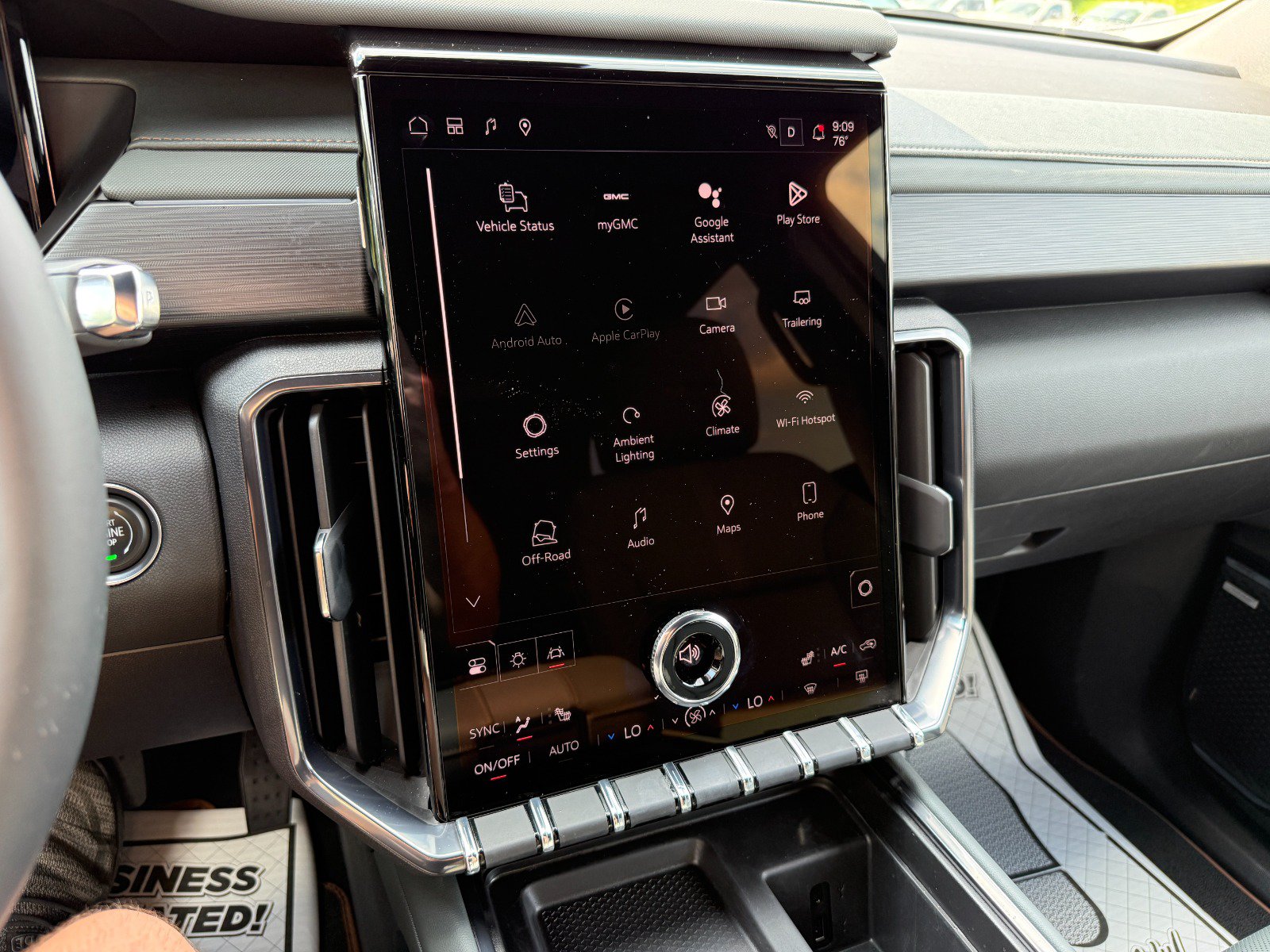 Certified 2025 GMC Acadia AT4 AWD/4WD image 34
