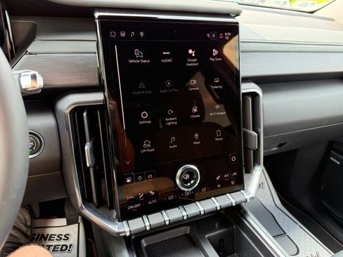 Used 2025 GMC Acadia AT4 AWD/4WD image 34