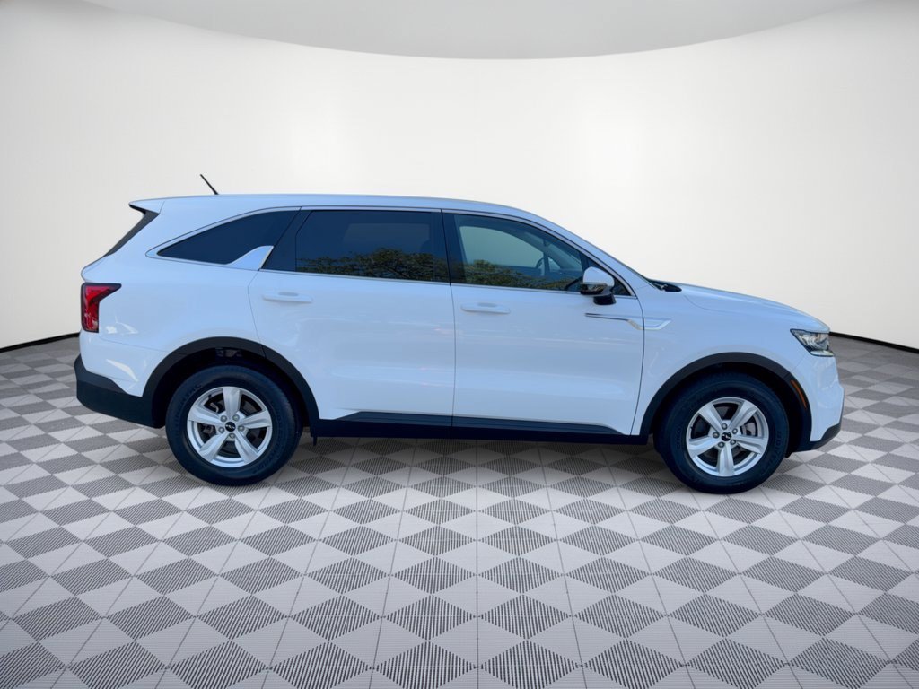 Used 2023 Kia Sorento LX FWD image 8