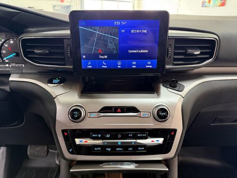 Used 2020 Ford Explorer XLT w/ Equipment Group 202A image 31