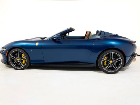 Certified 2025 Ferrari Roma Spider image 8